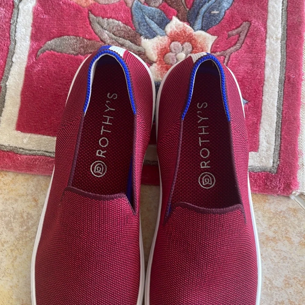 Rothy’s garnets woman’s size 8.5 slides on sneakers